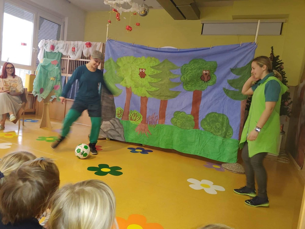 Predstava Mavrično moštvo